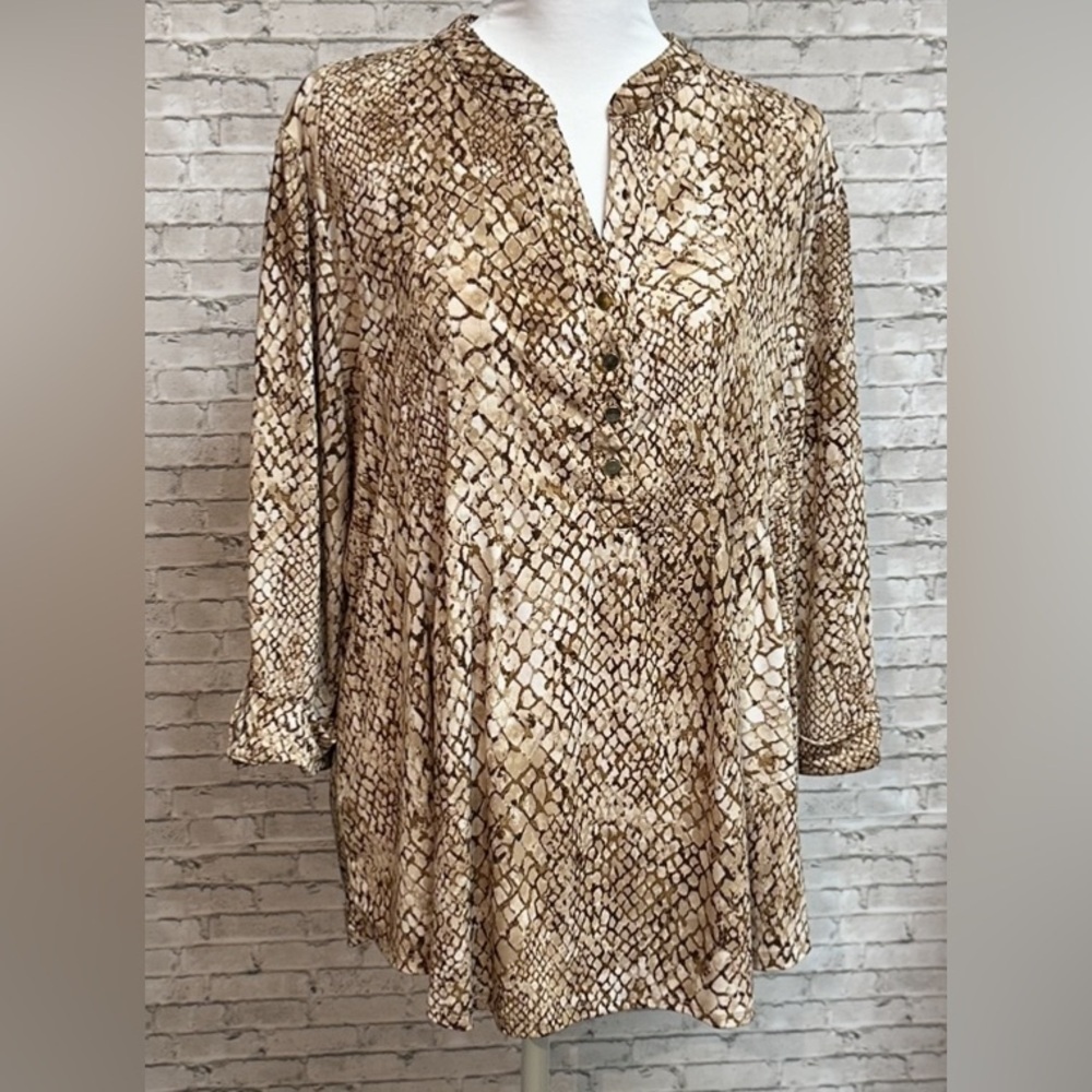 Established 1962 Women's 2X Snakeskin Print Shirt Blouse Top Long Sleeve Buttons